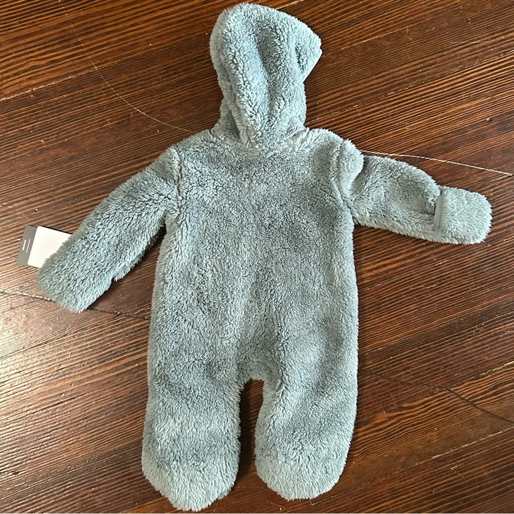 Nike / Hooded Sherpa Coveralls in sage green size 3 months